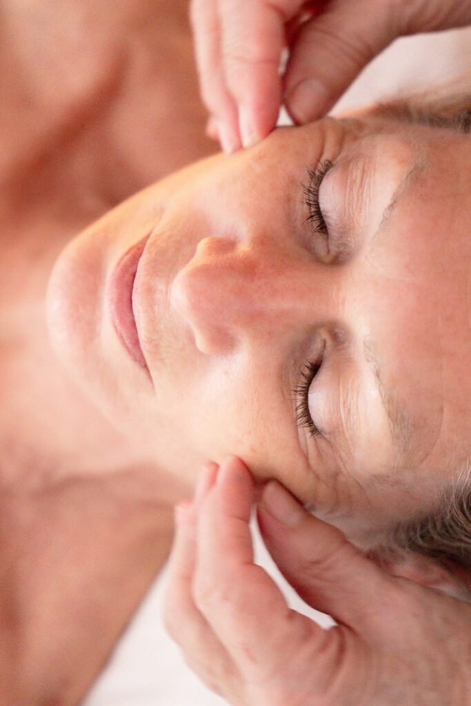 massage joues kobido